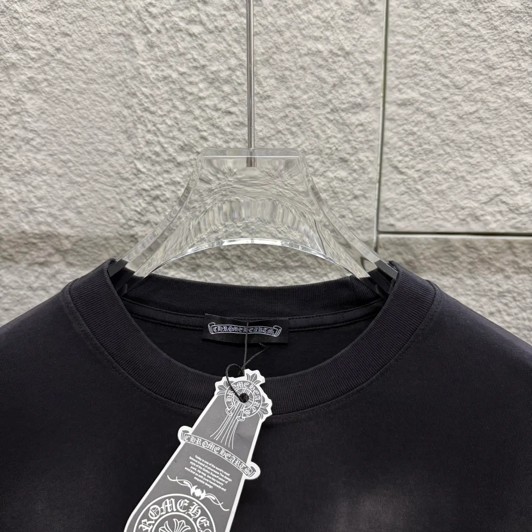 🅿️190 CH*Cro Heart 2025 Spring and Summer New Style Heavy pickling with gradient distressing Chest logo Classic Sanskrit horseshoe print Customized fabric Short-sleeved T-shirt Uniform for men and women Size: S M L